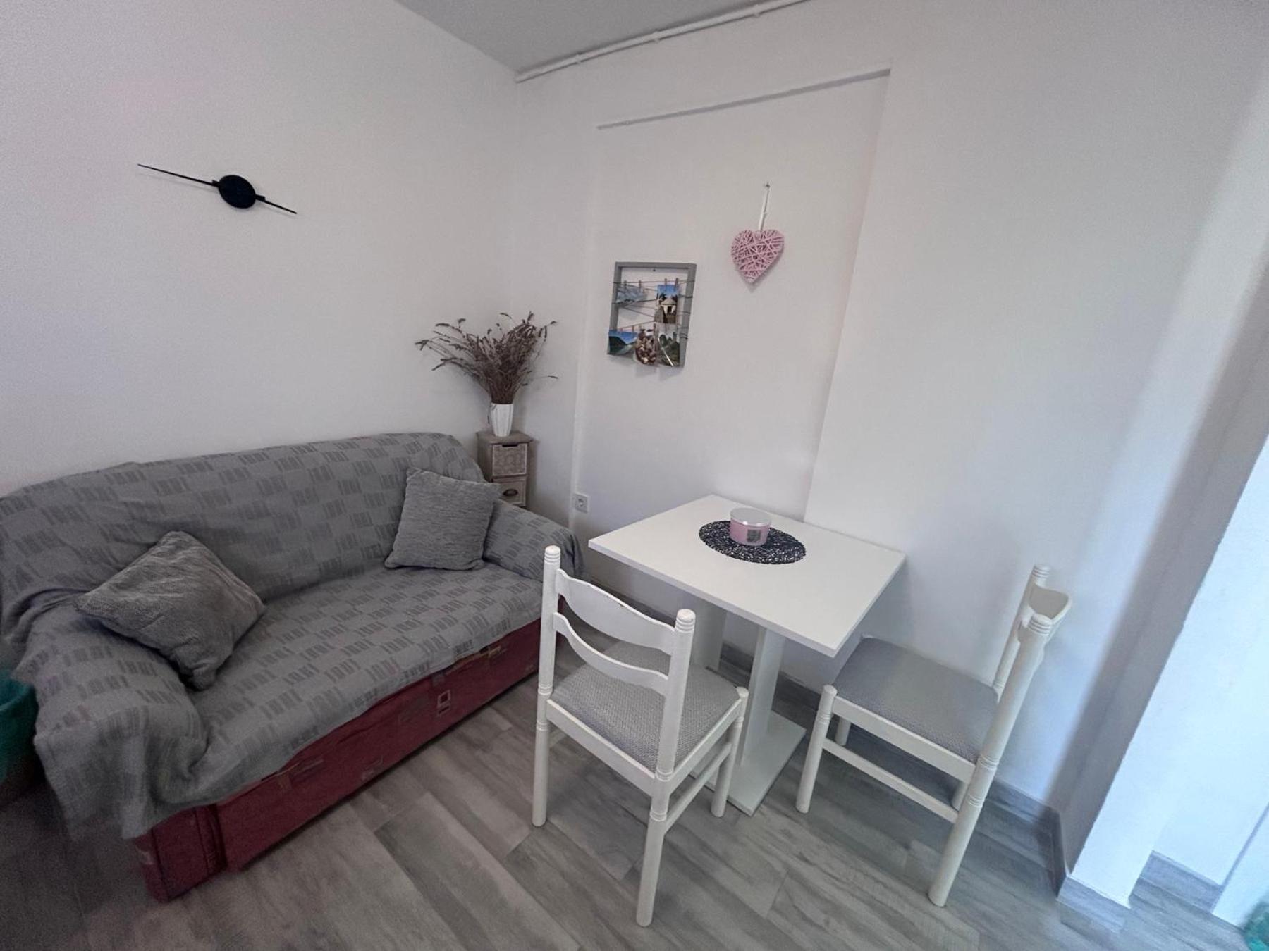 Apartment Jonas 罗维尼 外观 照片