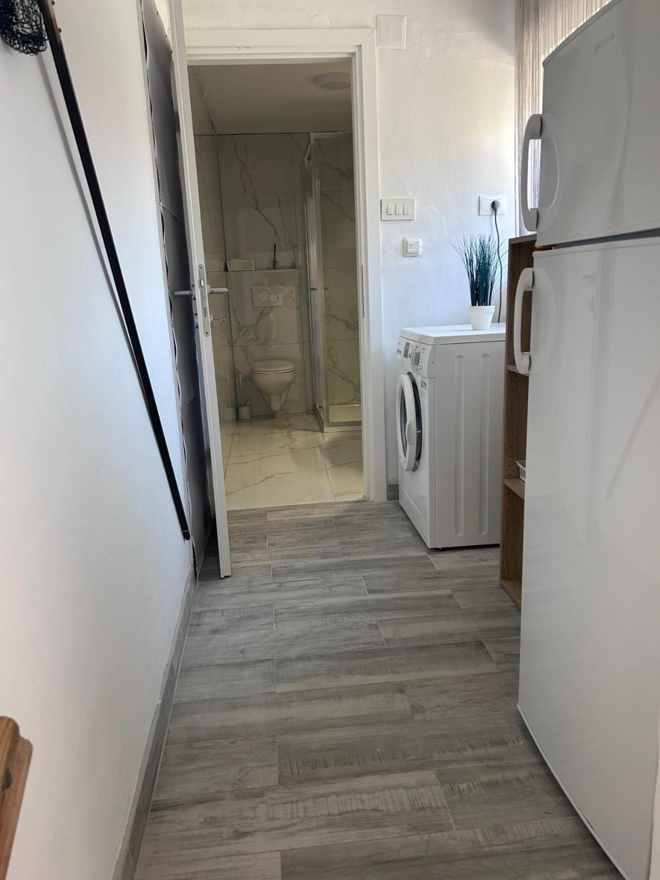 Apartment Jonas 罗维尼 外观 照片